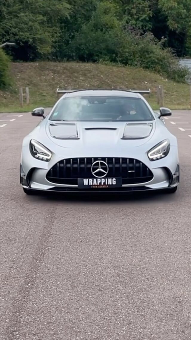 Il lance son entreprise de covering de voiture à Elbeuf : « C'est de la  haute couture automobile ! »